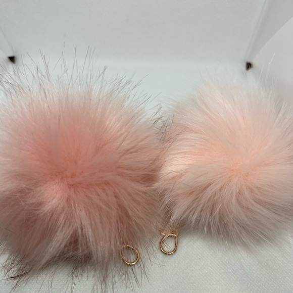 Pompoms 2 for $20 get 2 FREE!! Lots of colors. - Picture 7 of 16